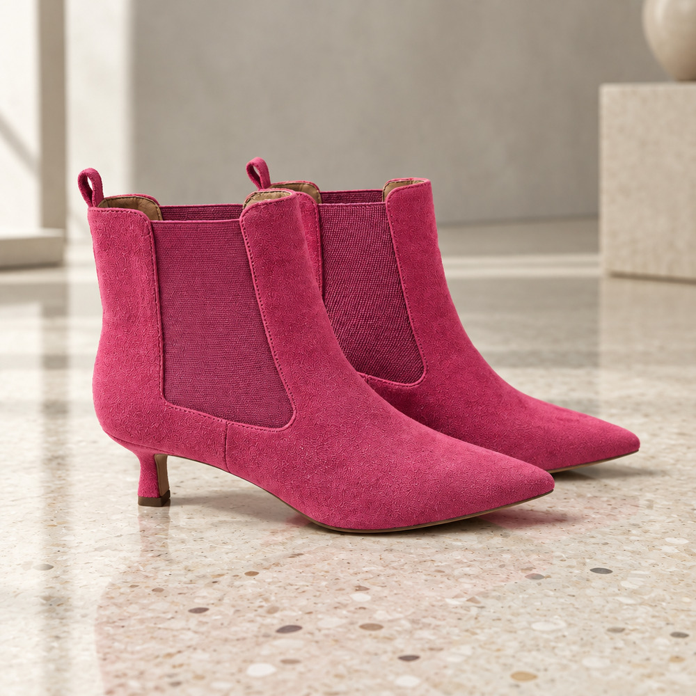 NWOB Journee Collection Faux Suede Kitten Heel Booties Size 9